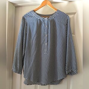 Navy & White Silk Chevron Print Top Size Medium With 4 Buttons On The Front